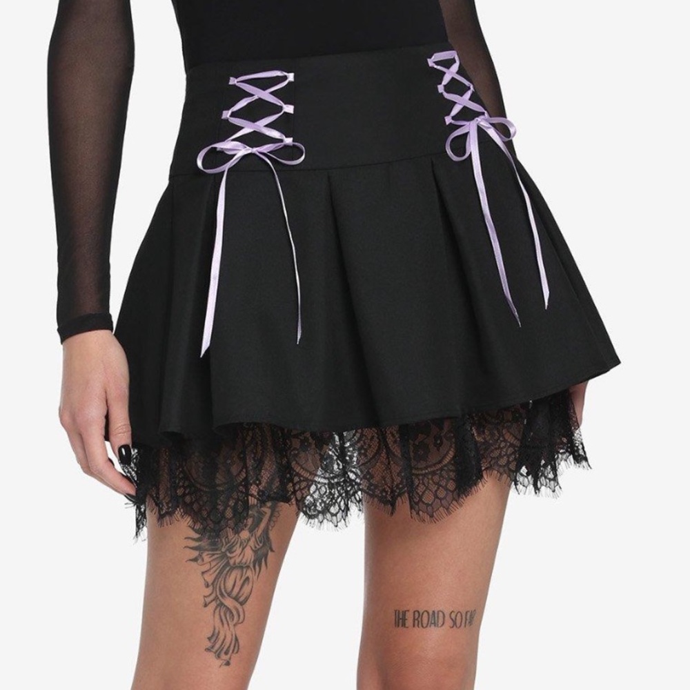 Black & Purple Lace-Up Pleated Skirt Hot Topic